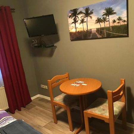Pension Am Stadtrand Zerbst Exteriör bild