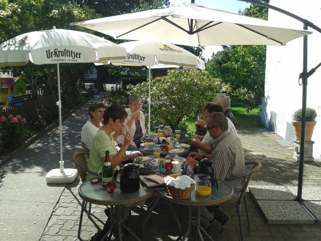 Pension Am Stadtrand Zerbst Exteriör bild