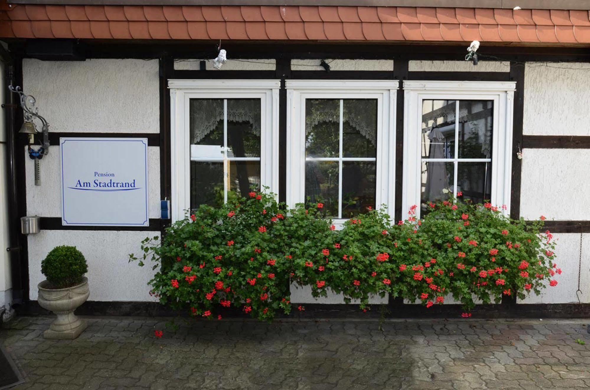 Pension Am Stadtrand Zerbst Exteriör bild