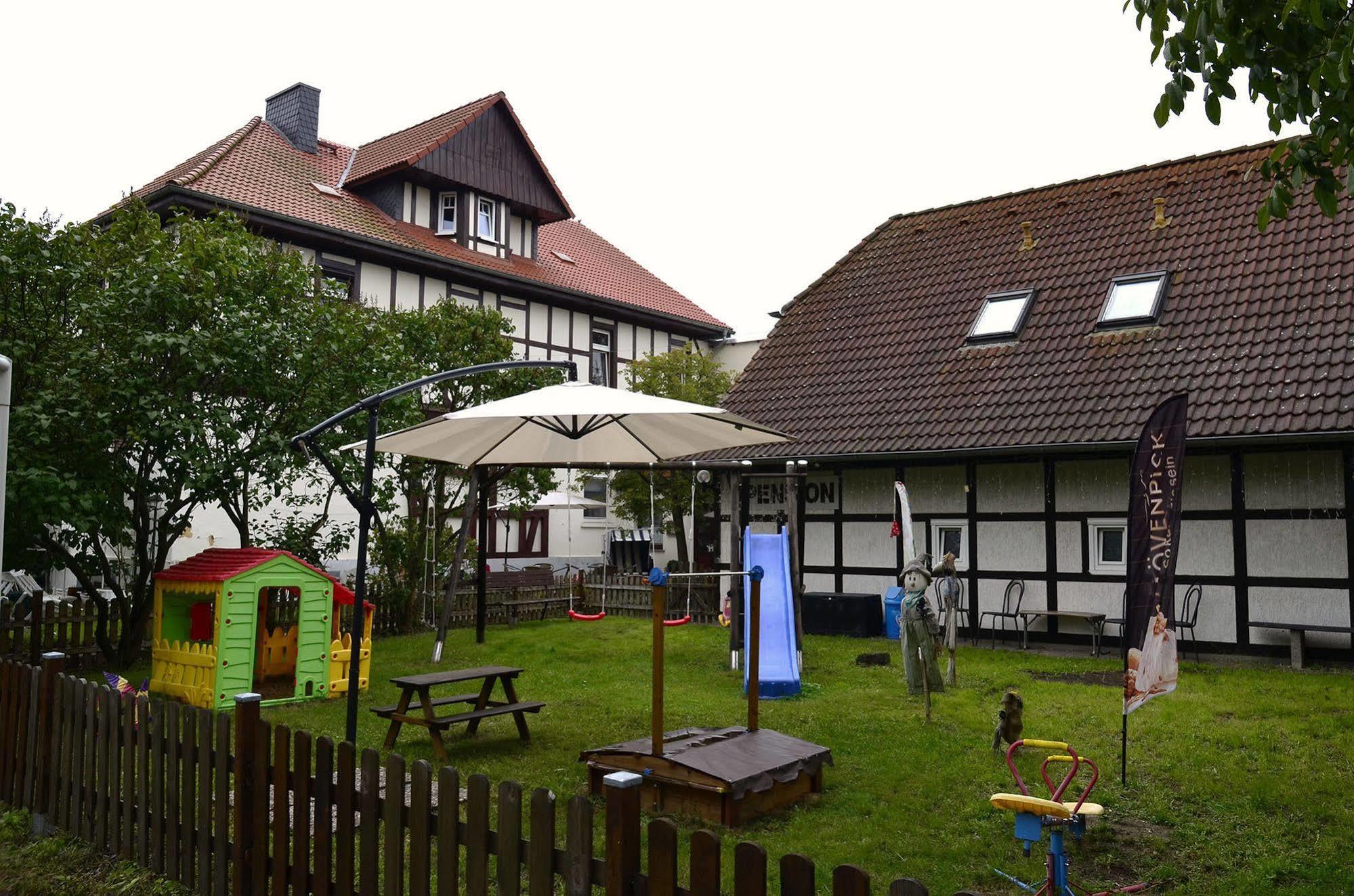 Pension Am Stadtrand Zerbst Exteriör bild