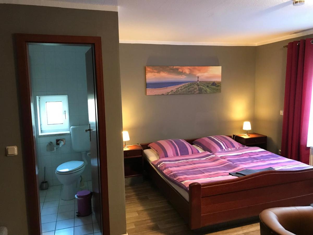 Pension Am Stadtrand Zerbst Exteriör bild