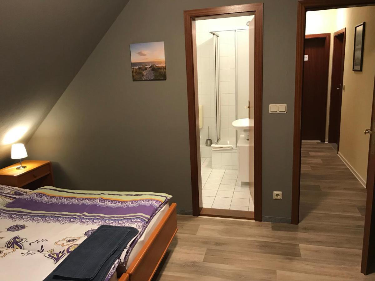 Pension Am Stadtrand Zerbst Exteriör bild